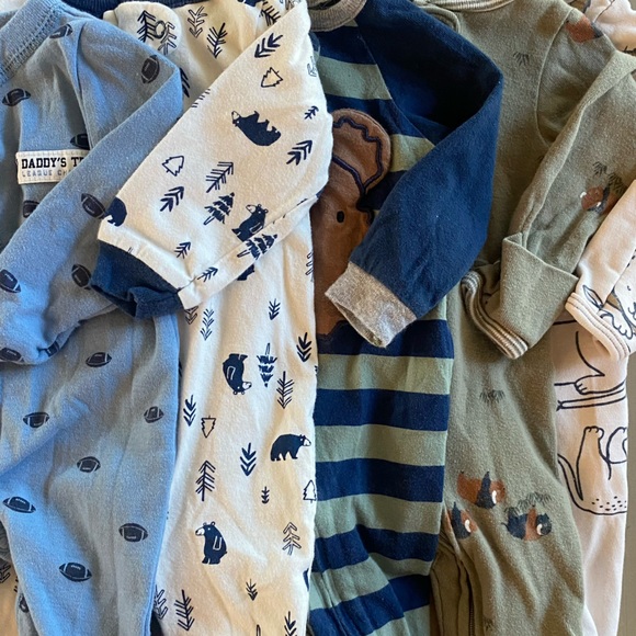 Like New EUC Baby Boys Bundle - Newborn - Carter’s Gerber - Picture 11 of 12